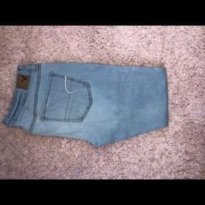 light washed american eagle skinny jeans